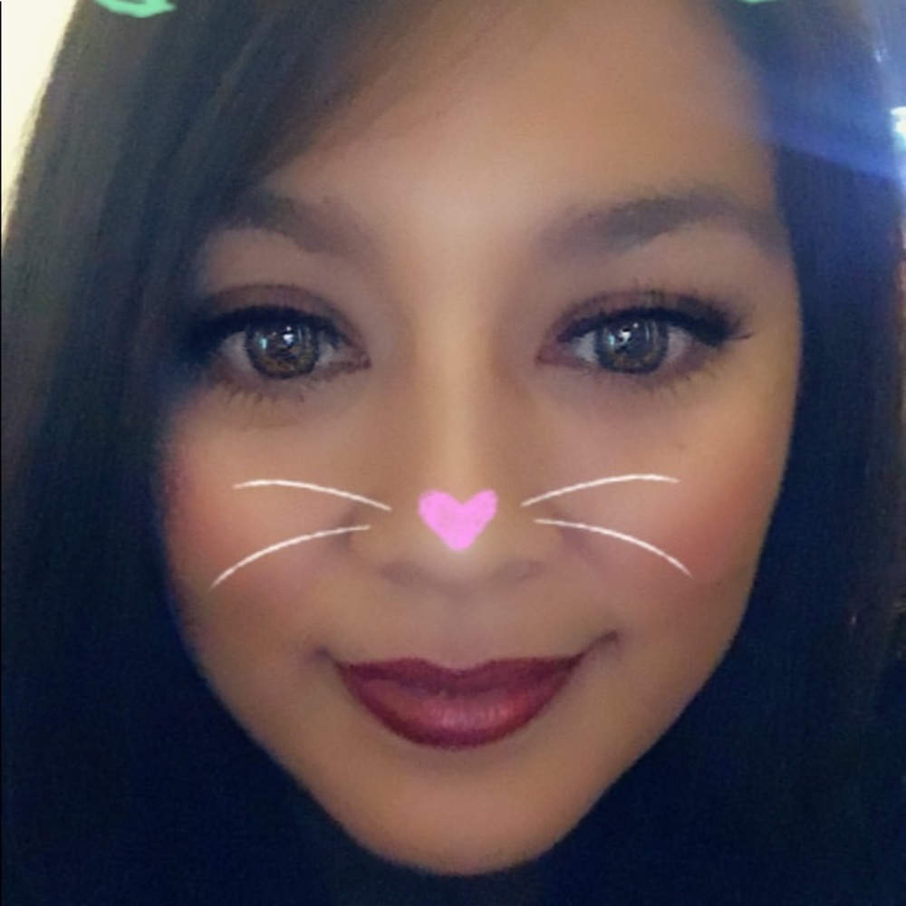 Meet your Posher, Roxanne